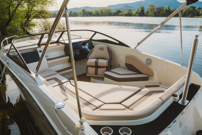 Bayliner C21 Cuddy